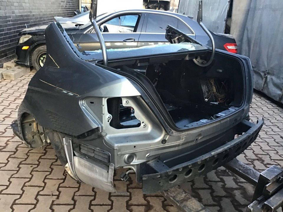 Mercedes Benz W204 Komplettes Heckteil Seitenteil Unfallblech,,,, in Havixbeck