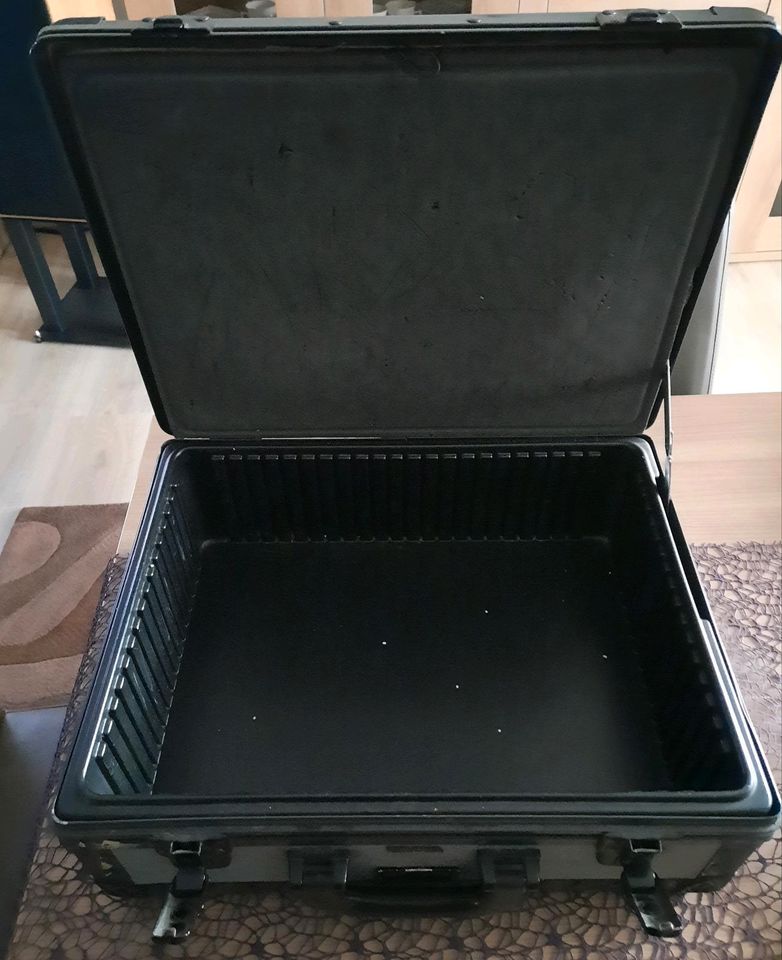 Rimowa Jeep Case in Westerkappeln