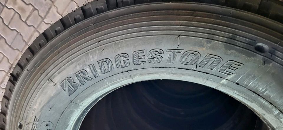 275/70R22.5_150/148J_Bridgestone_U-AP 001_Dot:2021_NEU in Beselich