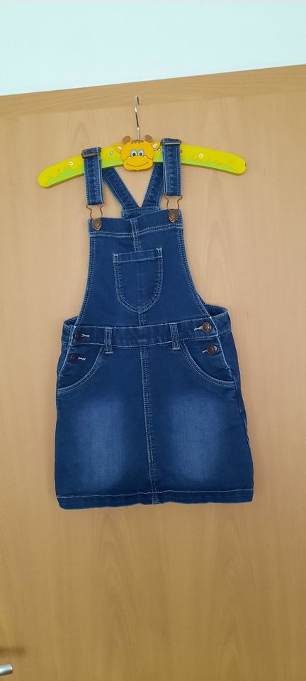 Jeansrock mit Latz blau TCM Größe 110/116 in Heimsheim