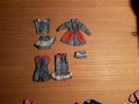 Set Kleider Jeans für Spielpuppen zB Barbie, Vintage Baden-Württemberg - Karlsbad Vorschau