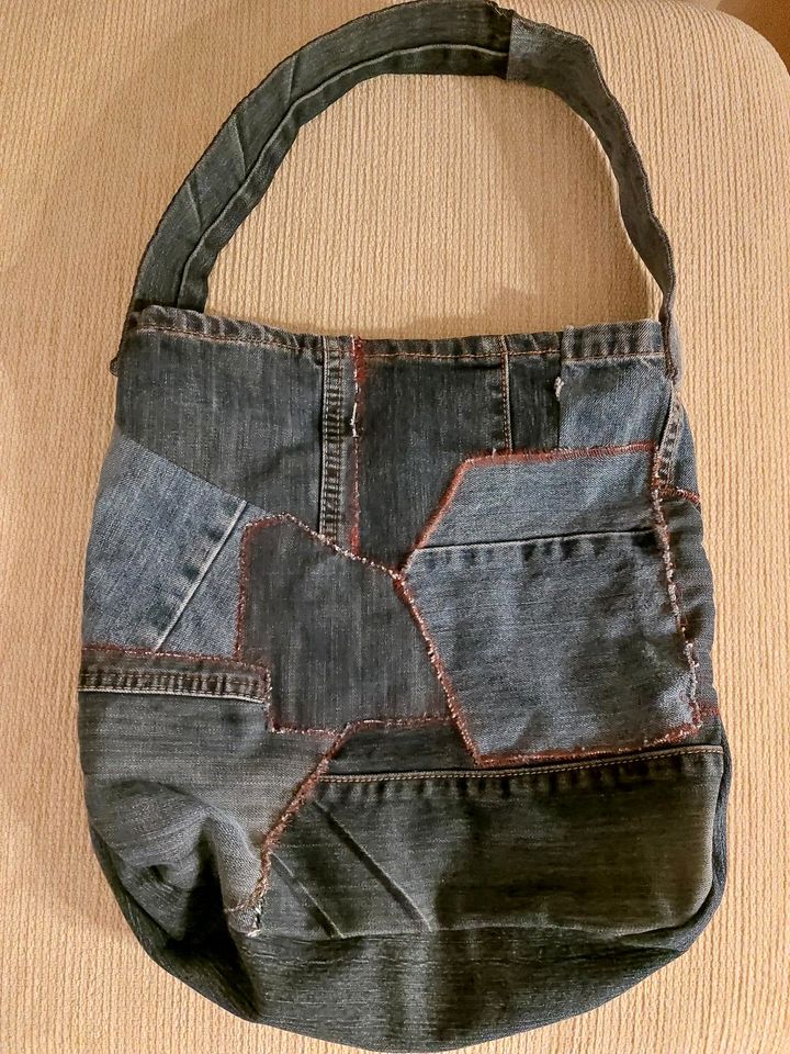 Tasche aus Jeansflicken in Schlüchtern