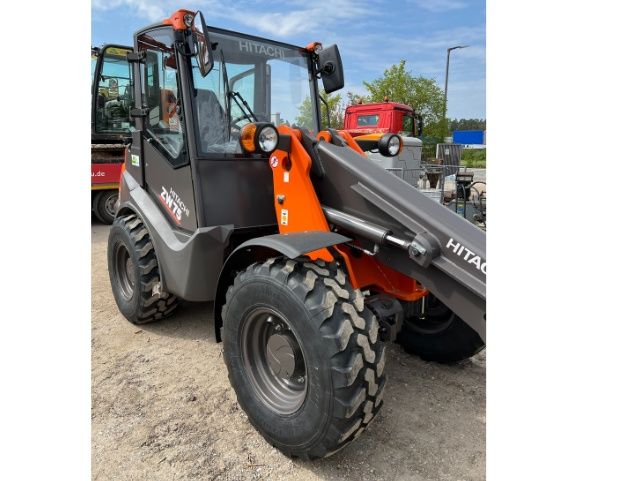 Radlader ZW 75-6 Hitachi Kompaktlader + Schaufel, Gabel gebraucht Hoftrac Hofschlepper in Rednitzhembach