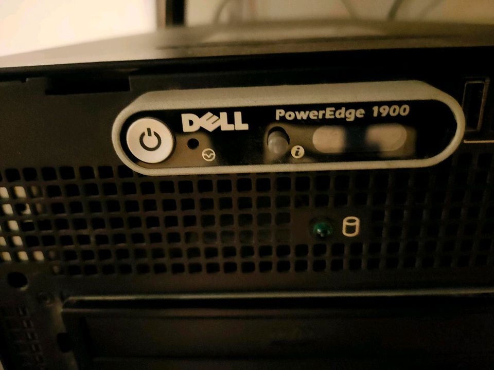 Server DELL PowerEdge 1900 in Kissing