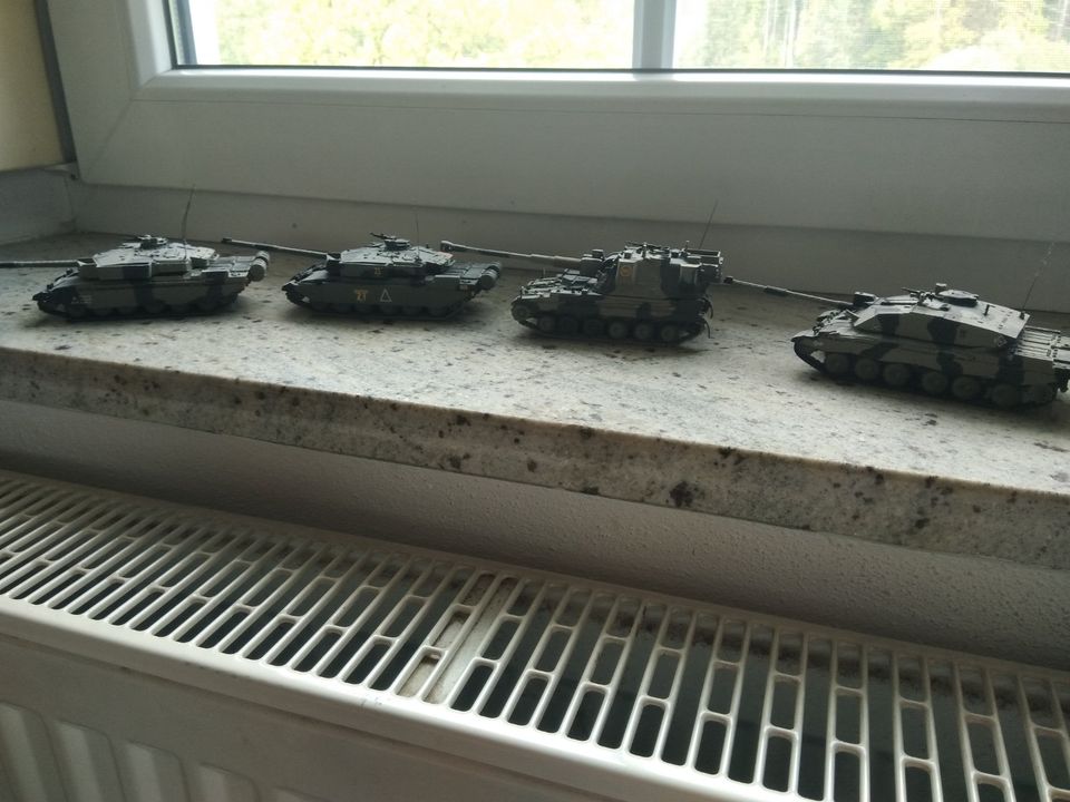 8x englische Panzerfahrzeuge in 1/72 in Viechtach