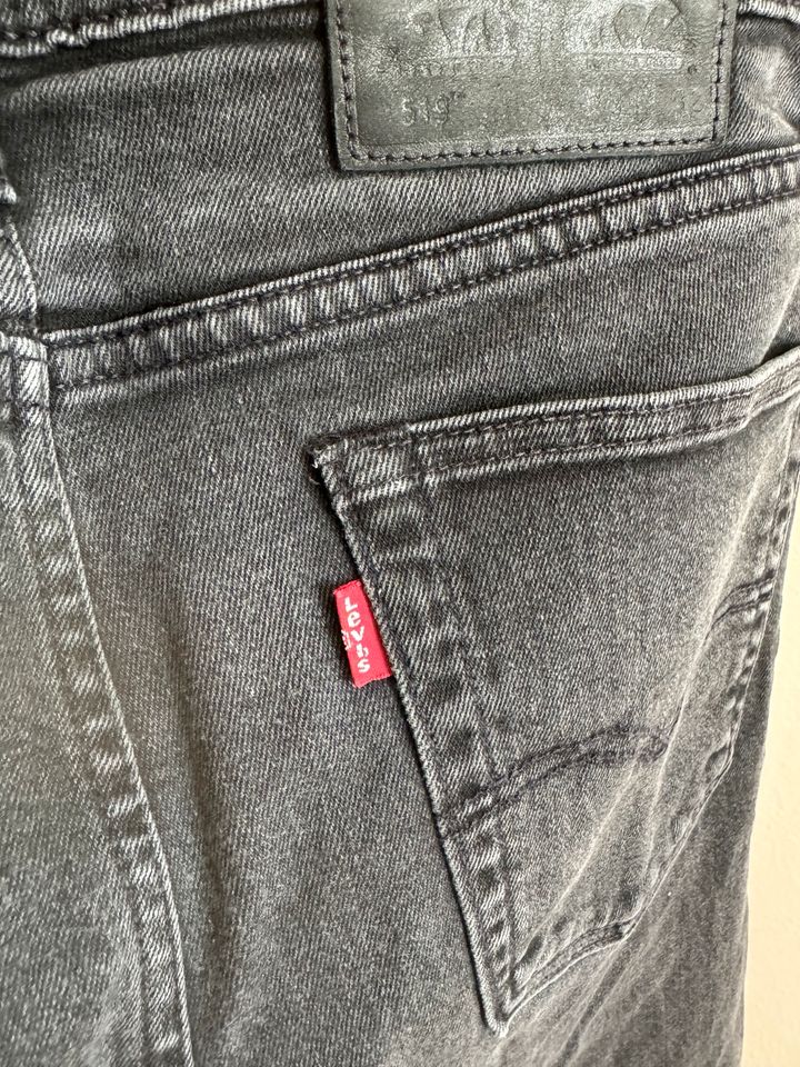 Levi’s 519 Skinny Jeans Schwarz in Hamburg