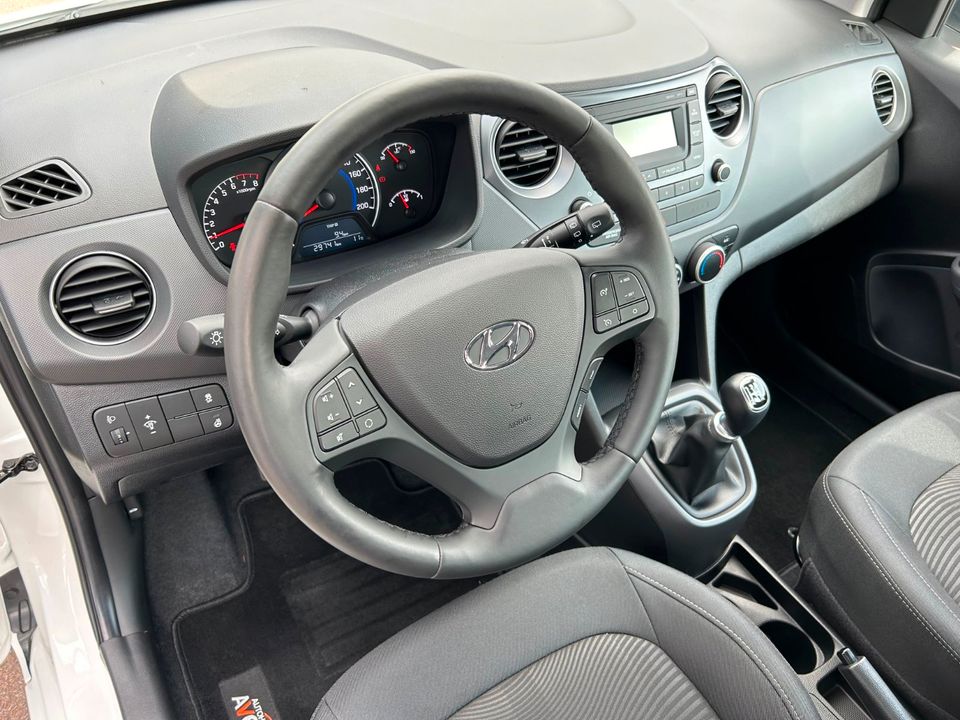 Hyundai i10 Klima Radio Sitzheizung Lenkradheizung in St. Ingbert