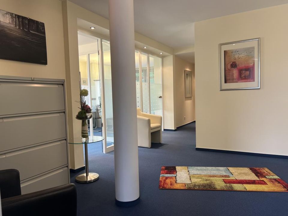 Ausgestattetes Büro mit Fahrstuhl und Tiefgaragenstellplätzen im Bürohaus in Wildeshausen in Wildeshausen