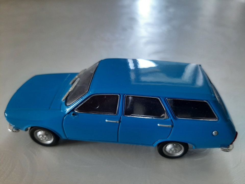 De Agostini Dacia 1300 Break Modellauto/blau/1:43 in Menden