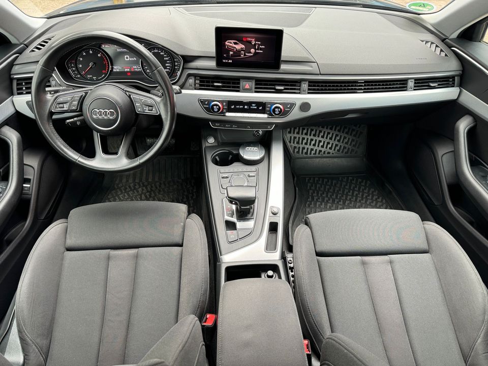 Audi A4 2.0 2017 in Stuttgart