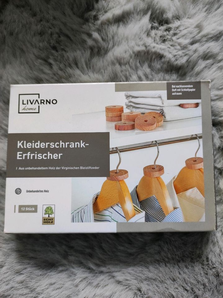 Kleiderschrank Erfrischen, Livarno, 12 St. in einem Karton in Vöhringen