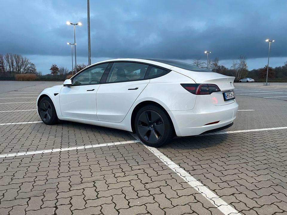 Tesla Model 3 Long Range Dualmotor Allrad in Wilhelmshaven