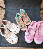 Mädchen Schuhe gr 29 Schuhpaket SomSandalen Elefanten Hello Kitty Bayern - Altdorf Vorschau