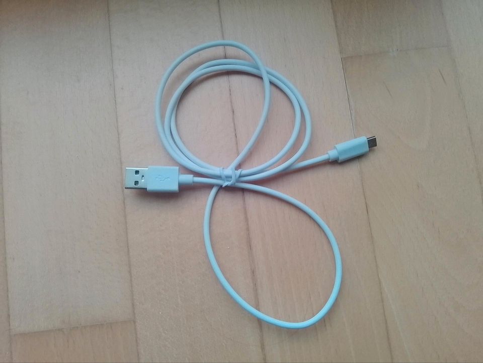 Apple USB Kabel für Computer Handy Smartphone in Hamburg