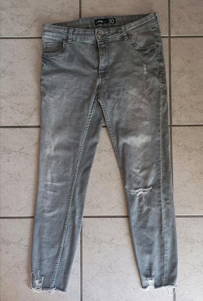 New Yorker Jeans Größe 30 in Soest