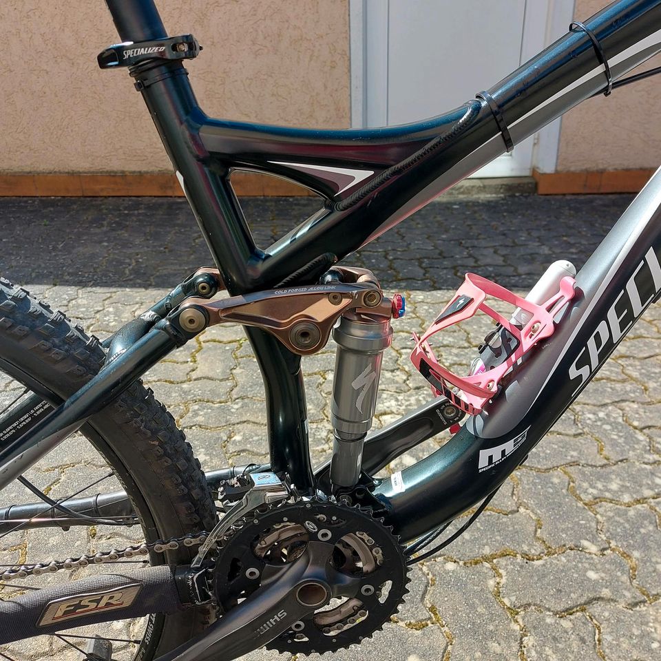 Mountainbike Marke Spezialized in Üchtelhausen