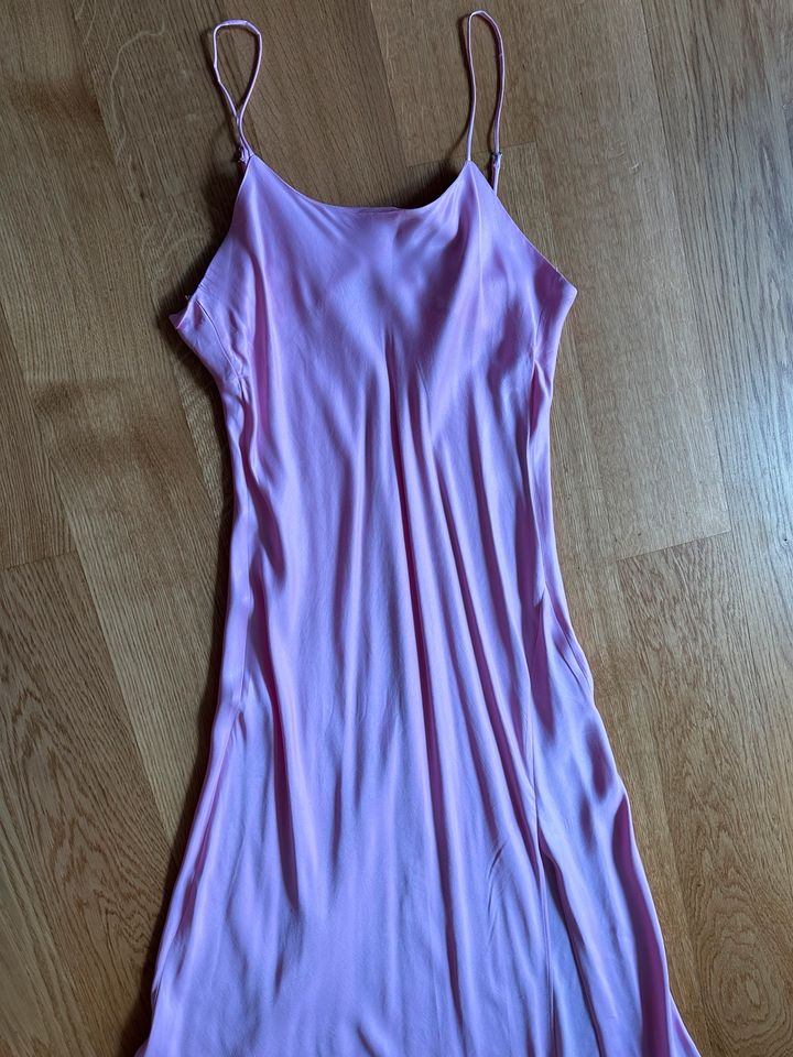 Zara Kleid Gr L rosa in München