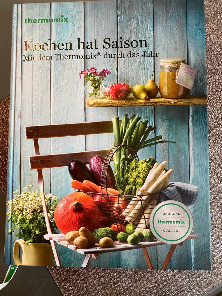 Thermomix Kochbuch „Kochen hat Saison“ TM 5 in Bermatingen