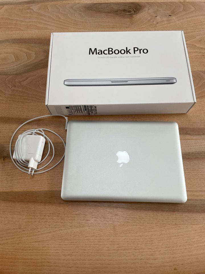 Apple MacBook Pro 13“ Laptop Notebook in Lörrach