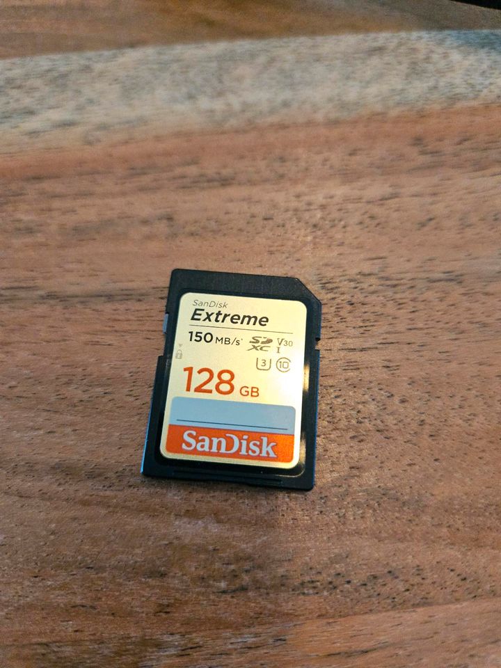 Sony Alpha 6000 + Kit Objektiv + SD Karte + Tasche in Stuttgart