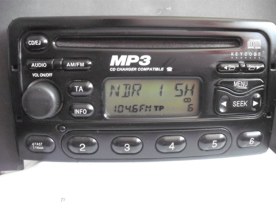 Ford MP3 CD/Radio, aus FocusMK1, passt auch entsprechende Ford in Havekost (b Schwarzenbek)