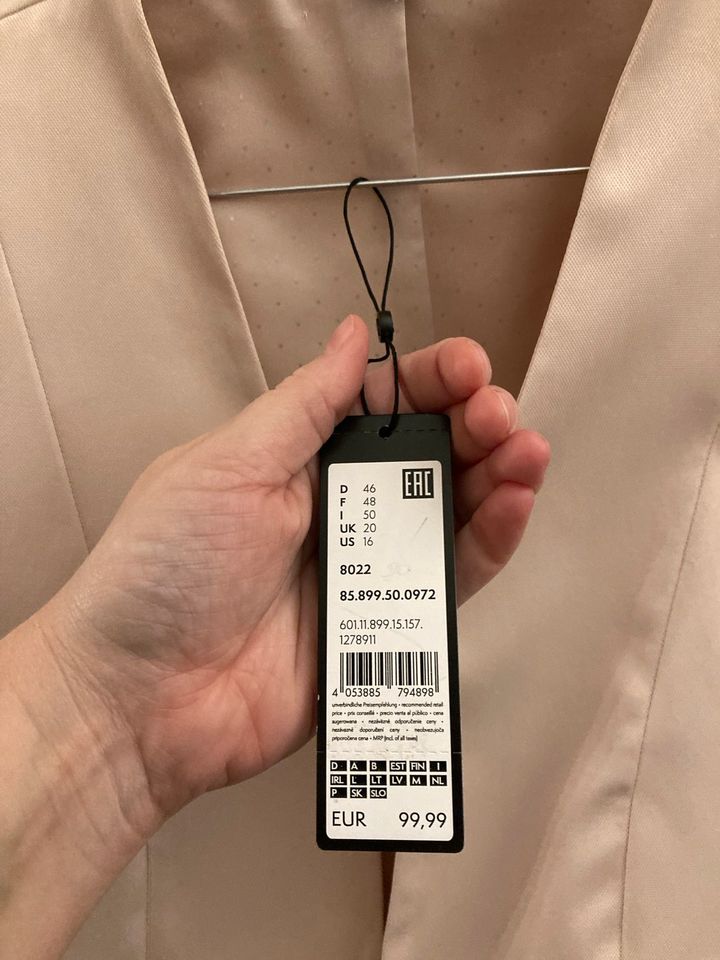 Comma Blazer beige neu ungetragen kurz Abendkleidung in Berlin