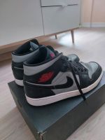 Jordan 1 Air Nike Mid Sneaker high black/Gym red-particle Grey Eimsbüttel - Hamburg Eimsbüttel (Stadtteil) Vorschau