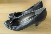hohe Pumps Gr. 41 schwarz Schleife Bayern - Großheubach Vorschau