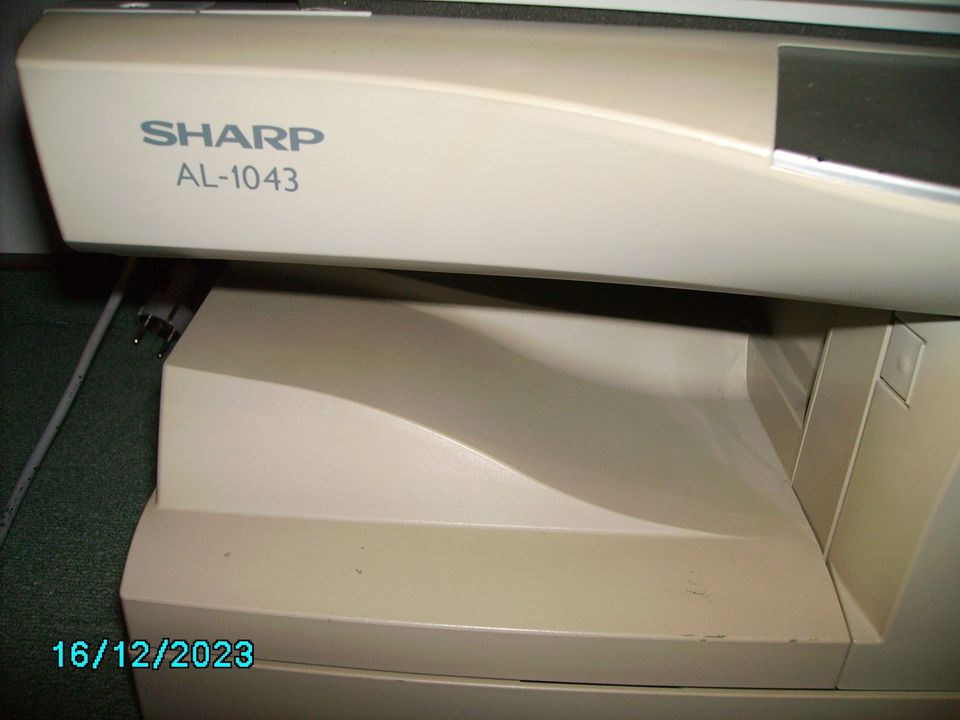 Kopierer SHARP AL-1043 defekt, aber Toner noch gut! in Schnaitsee