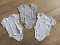 Bodys PRIMARK Baby grau-weiß Gr. 68-74 Niedersachsen - Großefehn Vorschau