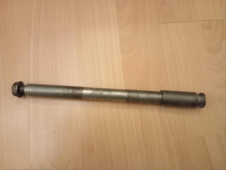 KTM EGS EXC LC4 Achse Steckachse vorn 17 x 235 mm in Mohlsdorf