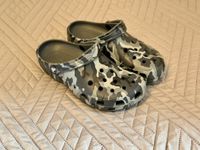 CROCS Unisex Classic Printed Camo Clog, Slate Grey/Multi, 39/40 Saarland - Neunkirchen Vorschau