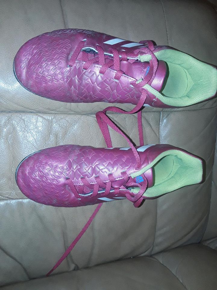 Fussballschuhe Adidas,  Stollen, 37 1/3, pink, in Vastorf