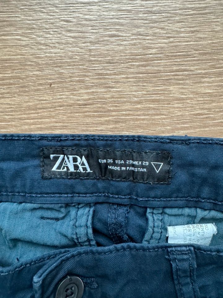 Zara Chino dunkelblau Gr. 36 in Hamburg