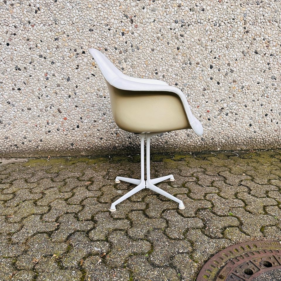 SETPREIS! 3x Herman Miller / Vitra - Charles & Ray Eames - Fiberglass Armchair | Stühle / Sessel | Zeitloser Designklassiker | La Fonda in Düsseldorf