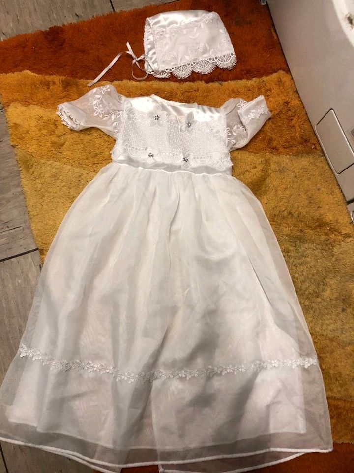 Taufkleid mit Mütze wunderschön in Troisdorf