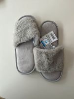 Damenpantoffeln Wellness-Slipper grau mit Fell NEU Nordrhein-Westfalen - Kall Vorschau