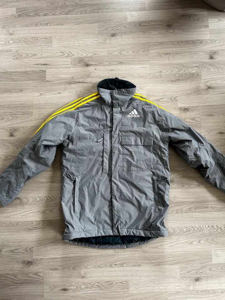 ADIDAS Sportjacke / Top Zustand / Gr. M in Weitersburg