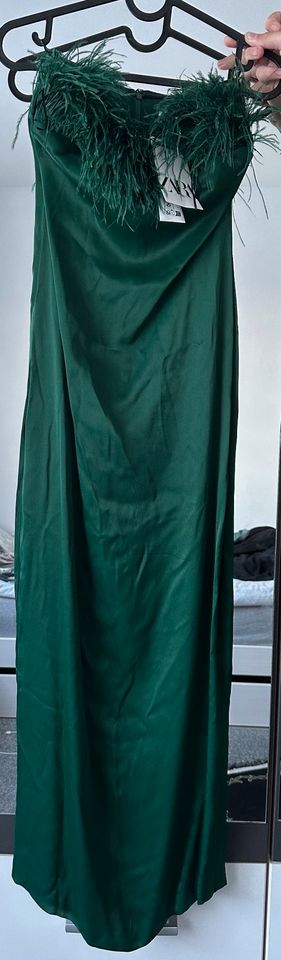 Kleid Zara in Grün in Mülheim-Kärlich