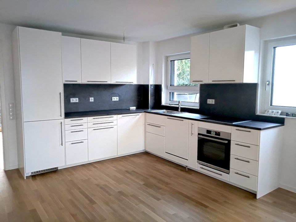 Ruhige, moderne, helle 3-Zimmer-Wohnung im Zentrum von Renningen in Renningen