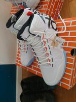 Neue ungetragene Basketballschuhe Tarmark Decathlon Schuhe Gr 45 Nordrhein-Westfalen - Salzkotten Vorschau
