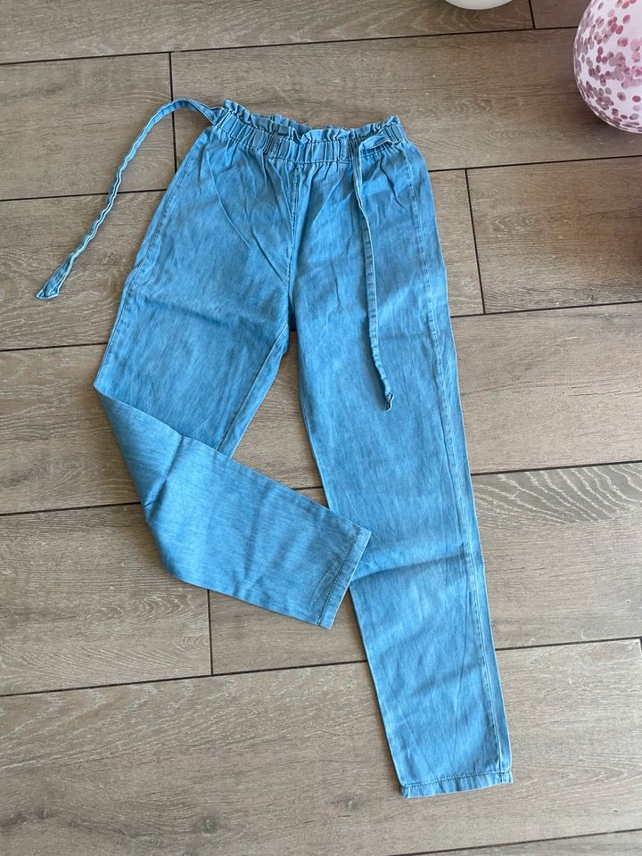 Defacto schmale Jeans Gr. 146 in Herzebrock-Clarholz