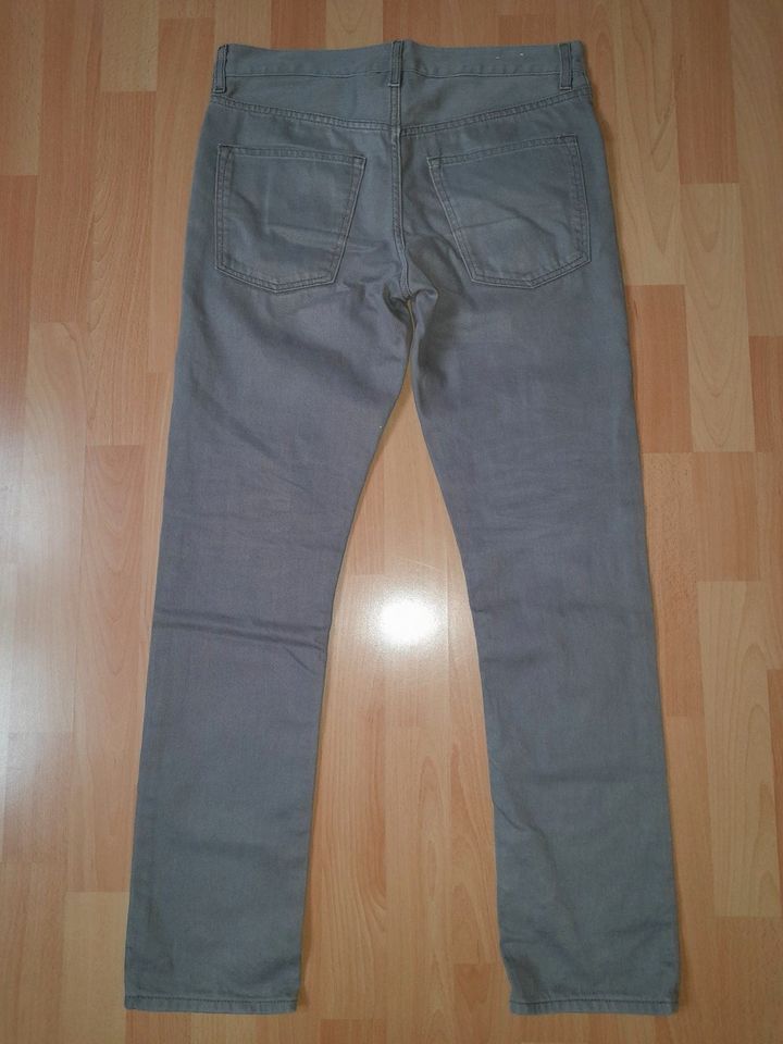 Jeans 2 Stück Gr. 170 grau *1x neu mit Etikett* in Triebel