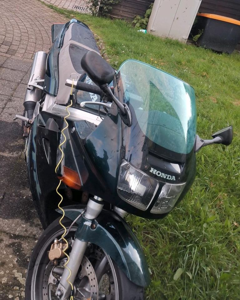 Honda VFR 750 in Solingen