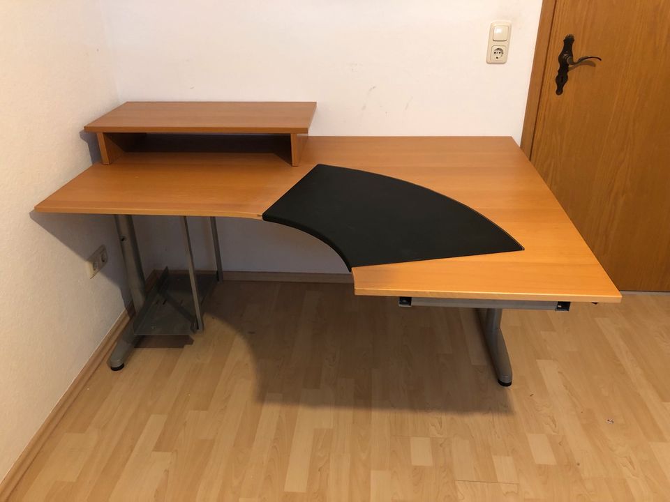 Schreibtisch Ikea Galant in Reiskirchen