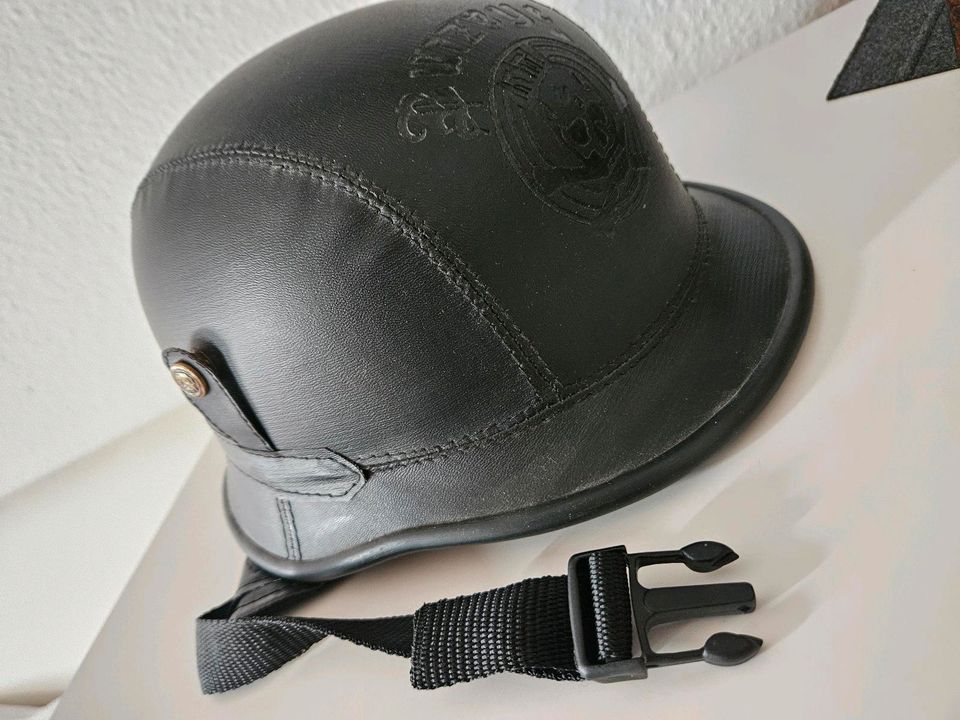 Stahlhelm Style mit Lederüberzug in Erfurt