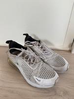 Nike Sneaker, Sportschuhe 270er Baden-Württemberg - Hockenheim Vorschau