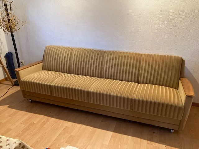 70-iger Jahre Wohnzimmer-Sofa in Braunschweig