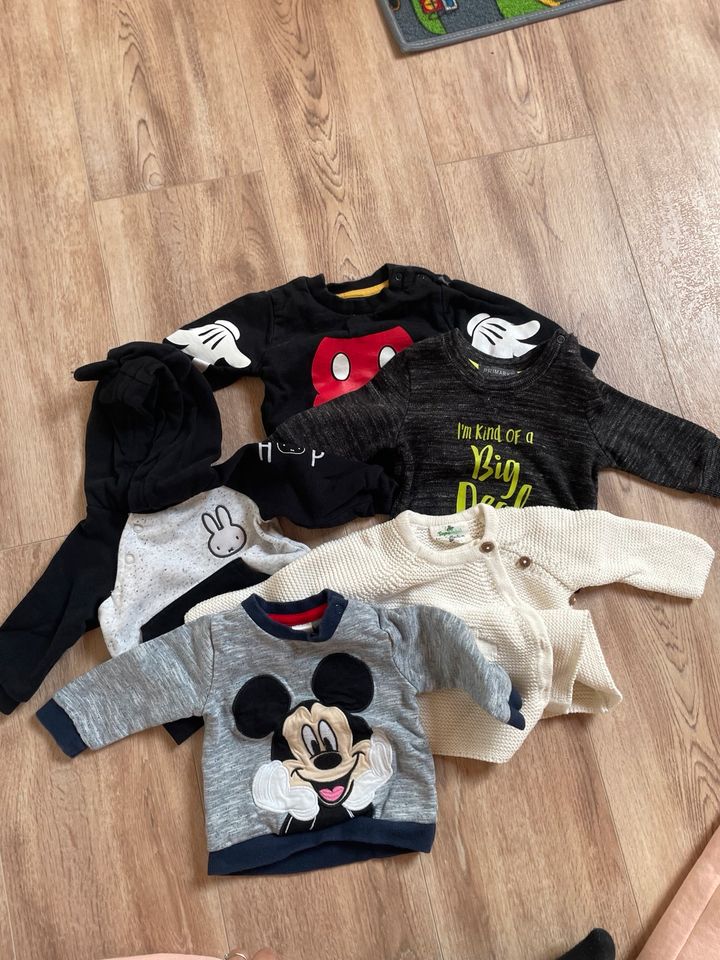 Baby Boy Junge Kleiderpaket 62 Mickey Maus in Kaiserslautern