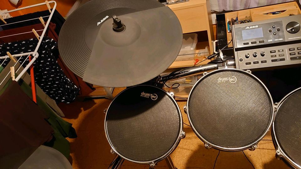 E-DRUMS Alesis DM 10 MK II Pro in Lübeck